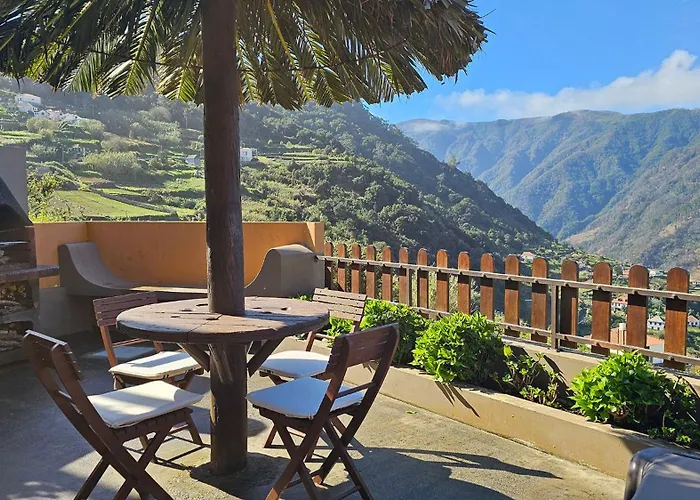 Refugio Da Ribeira * Porto Moniz