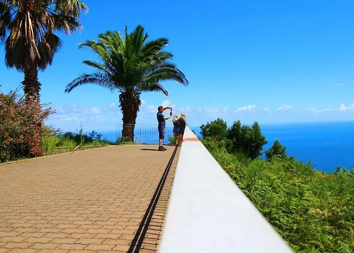 Refugio Da Ribeira * Porto Moniz